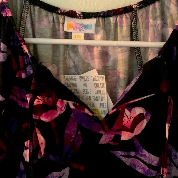 XXS Black & Floral LuLaRoe Debra Peasant Top - NWT - Picture 2 of 7